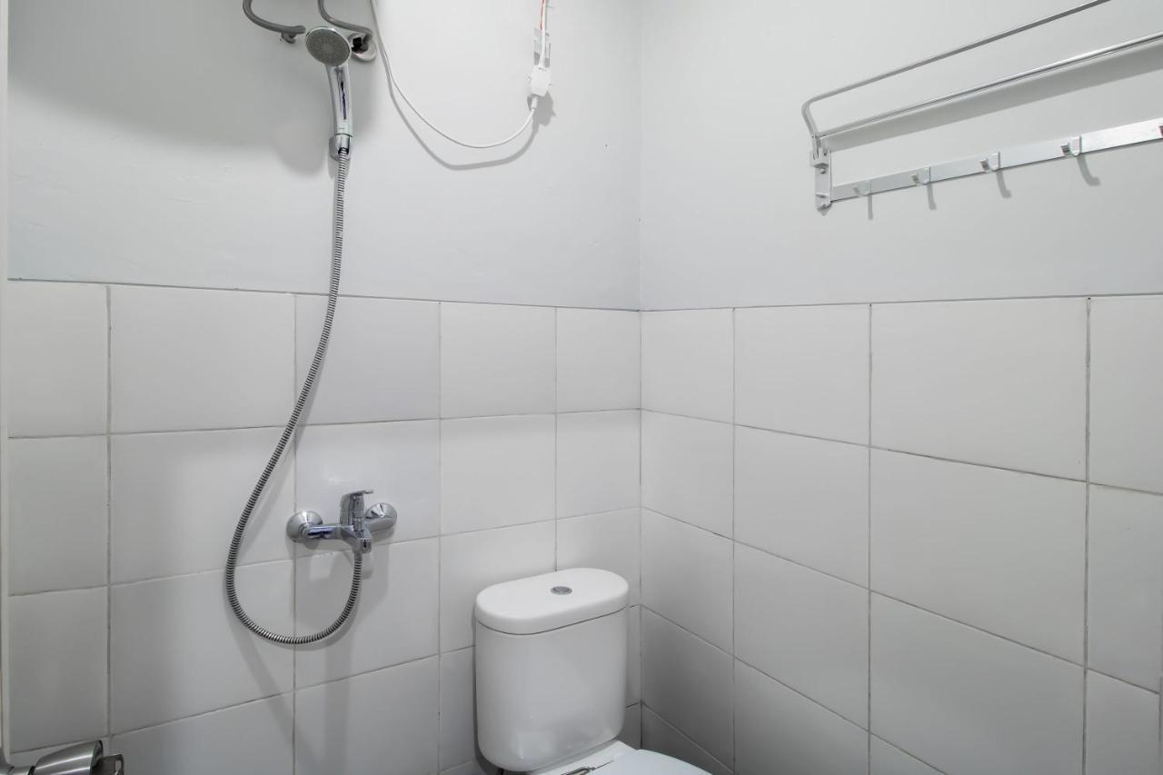 Urban24 Syariah Depok Hotell Exteriör bild